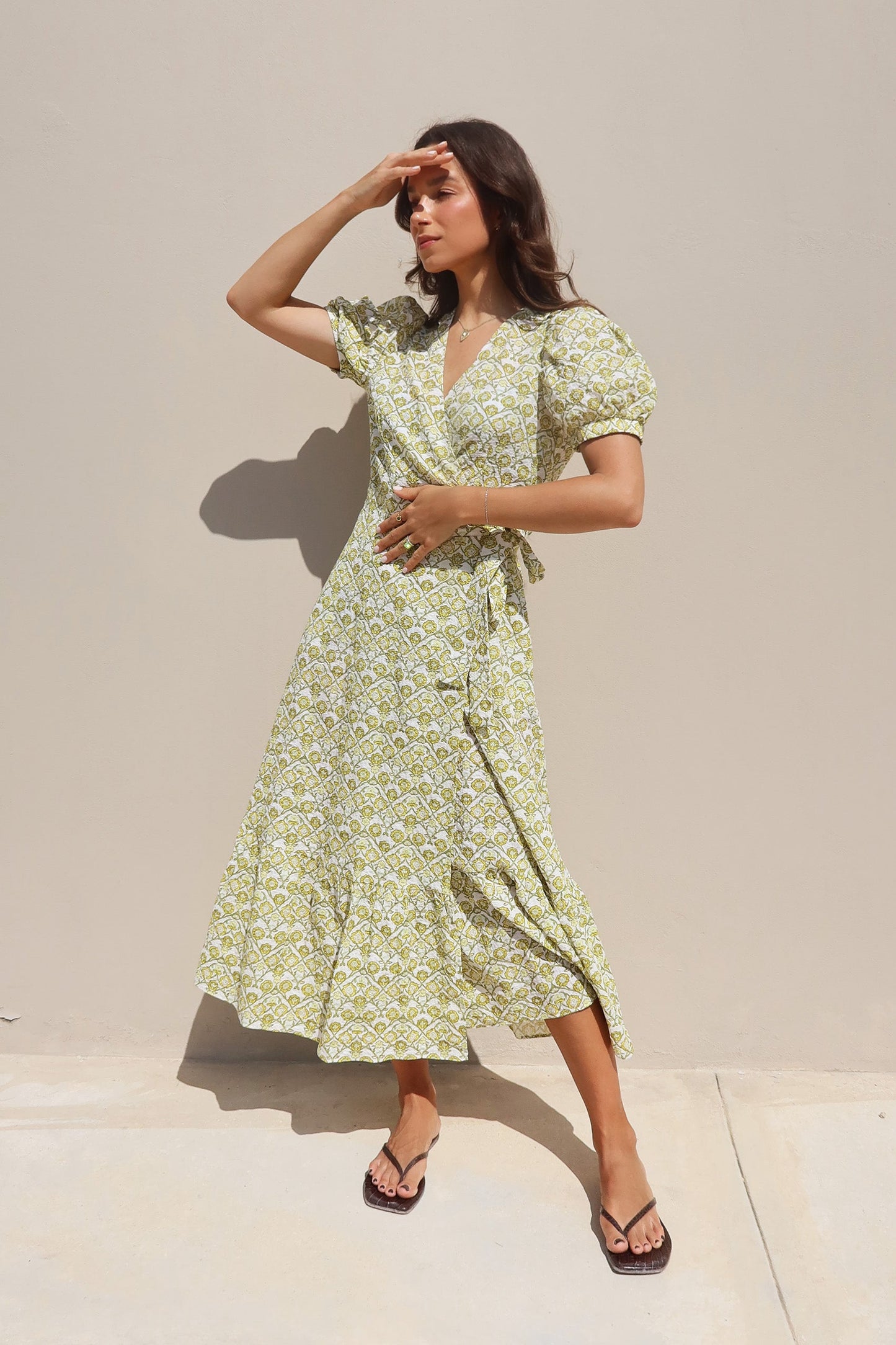 Vestido verde con estampado floral Cecile