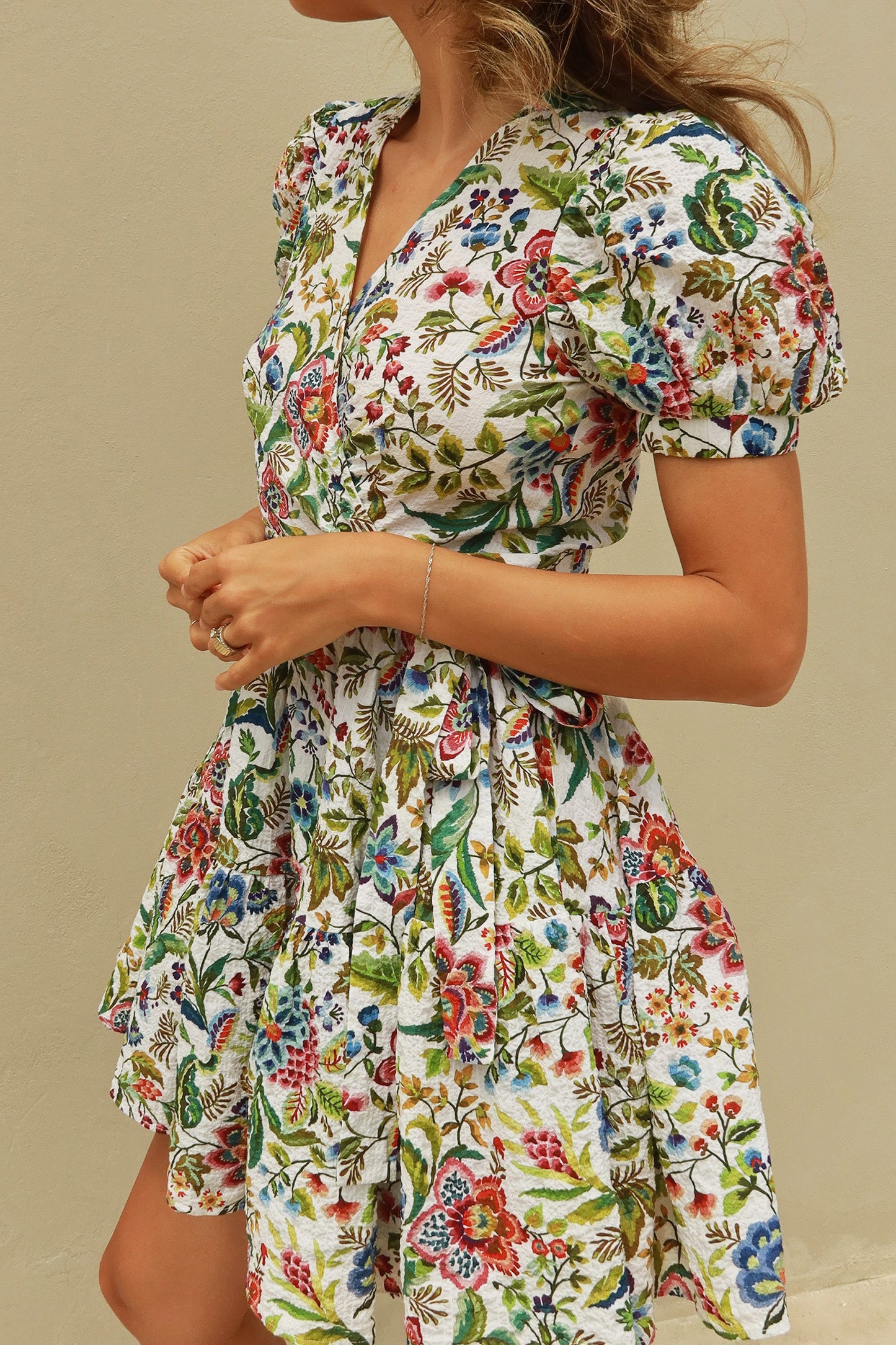 Vestido rojo con flores