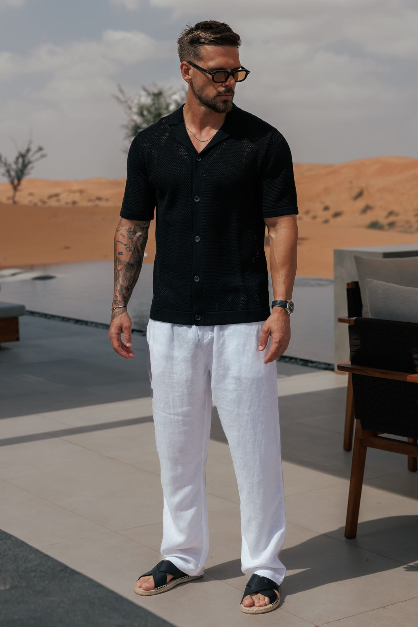 CAMISETA  - NEGRA