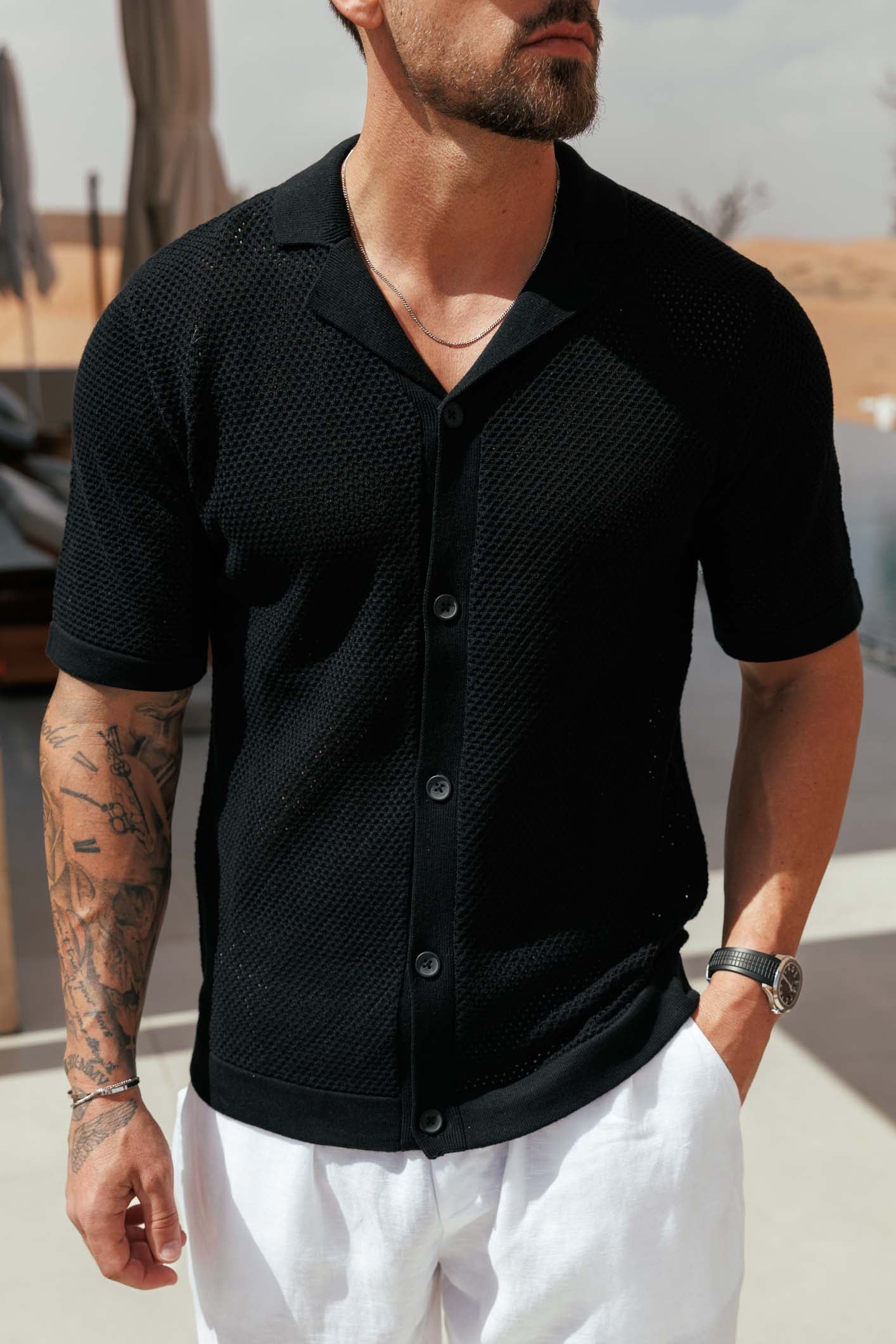 CAMISETA  - NEGRA