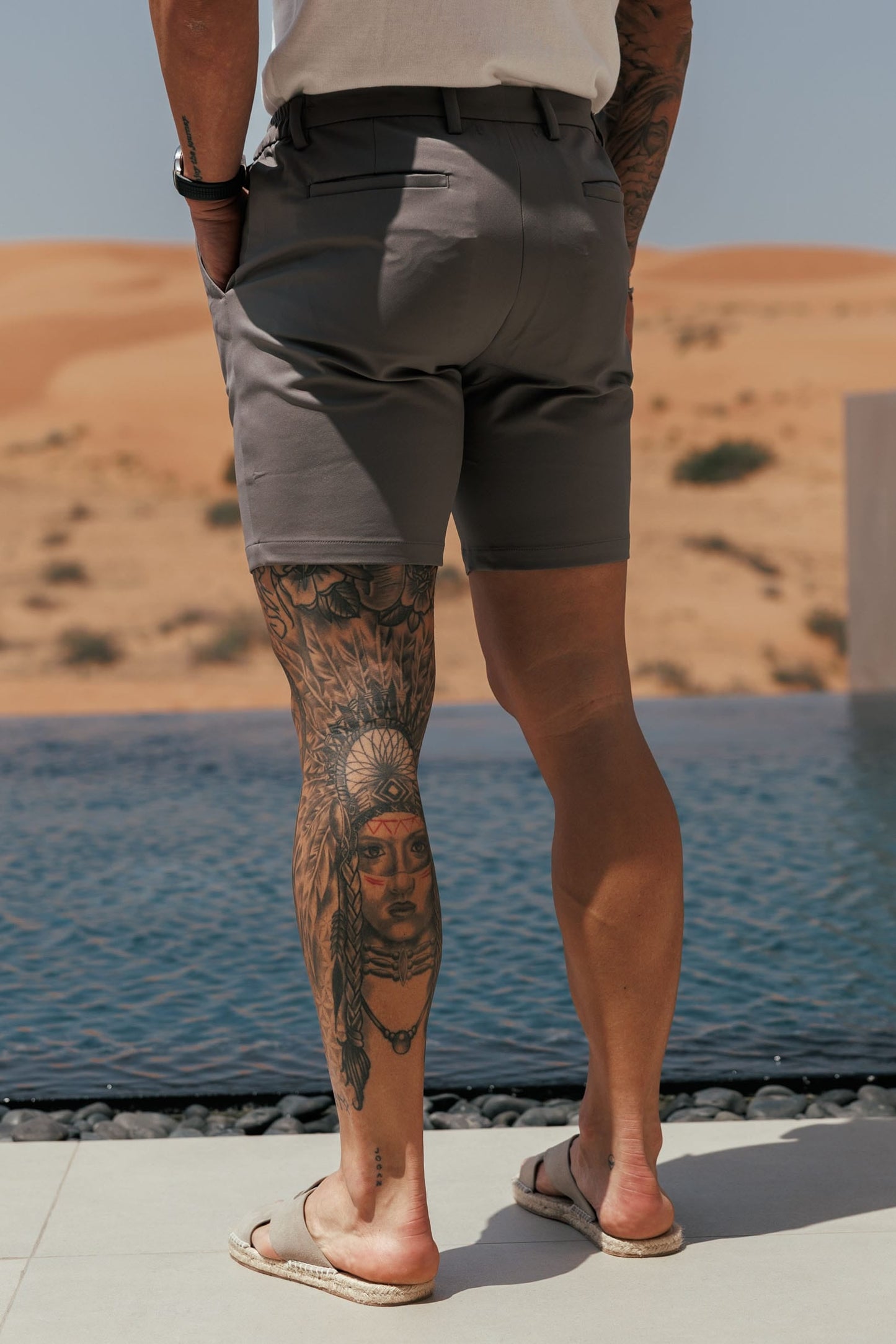 PANTALÓN CORTO HYBRID - GRIS OSCURO
