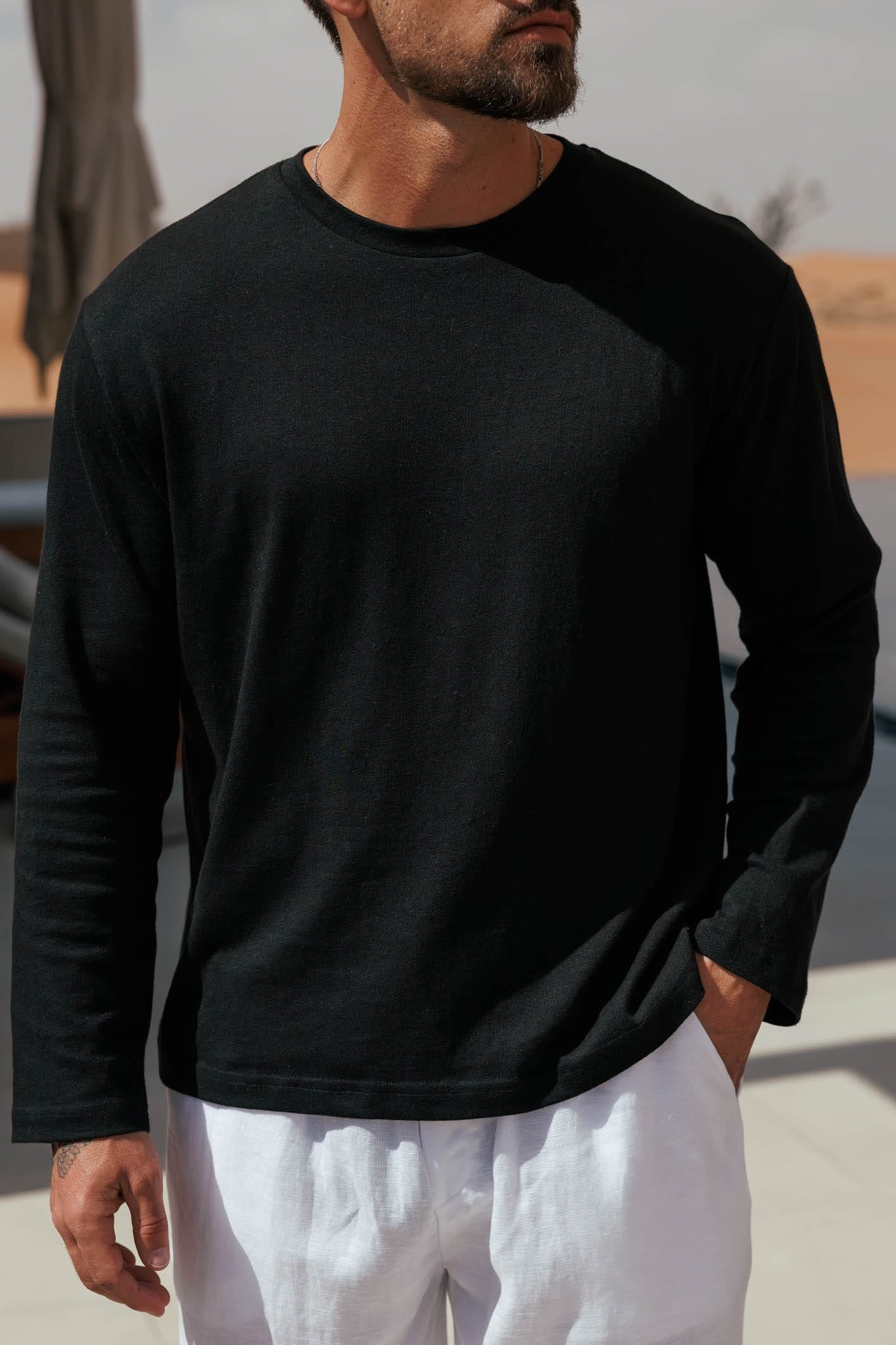 CAMISETA CORTA DE LINO - NEGRA