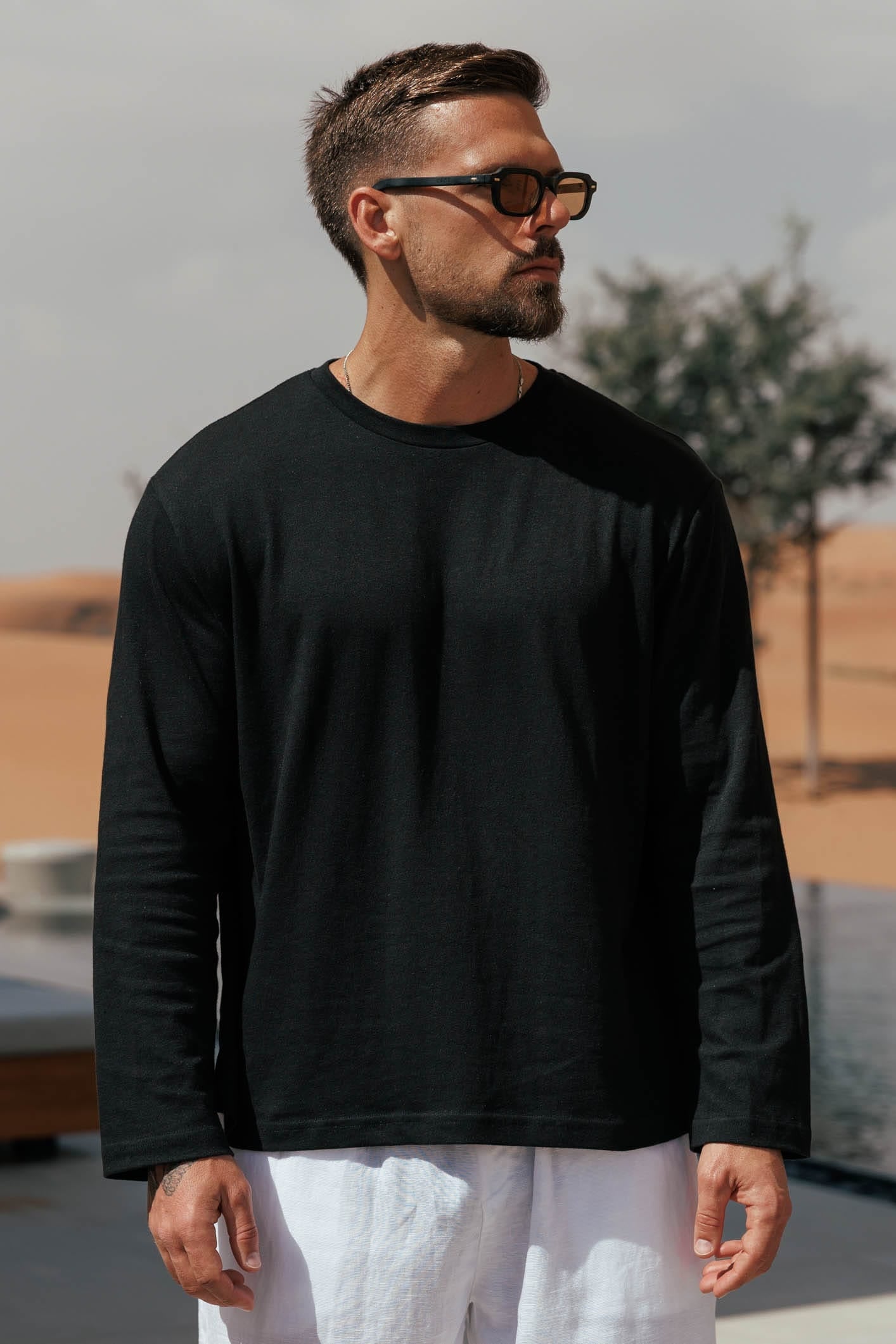 CAMISETA CORTA DE LINO - NEGRA