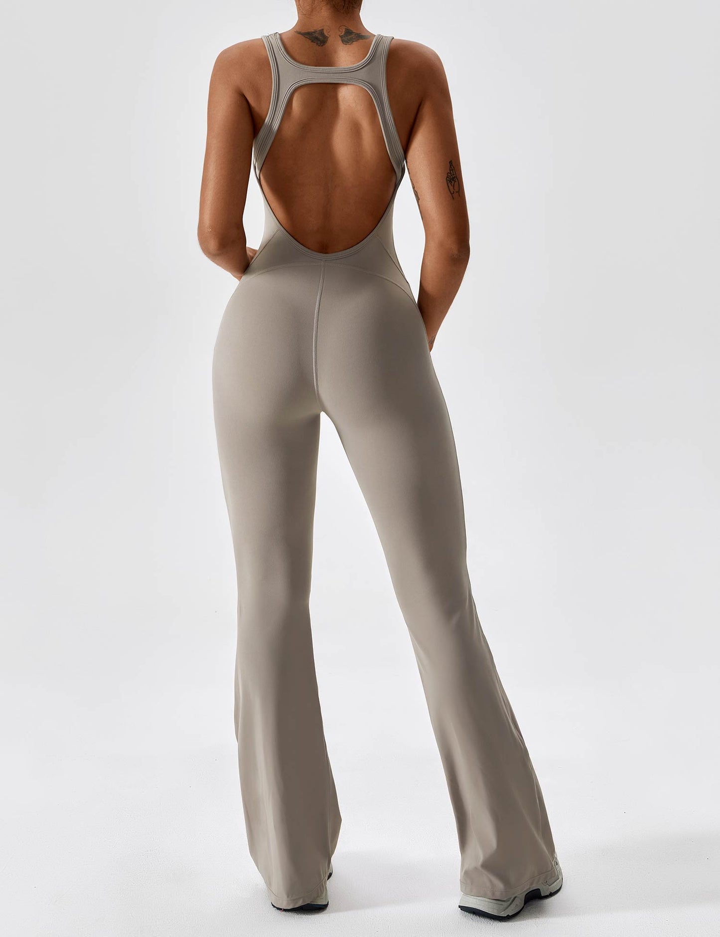 Yeoreo Rückenfrei Flared Jumpsuit