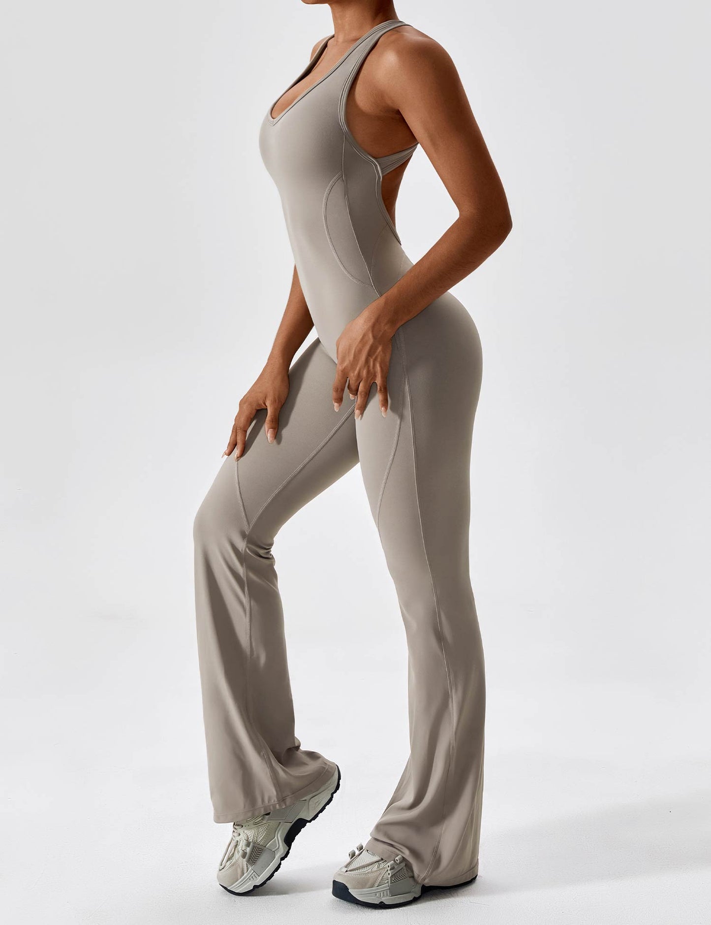 Yeoreo Rückenfrei Flared Jumpsuit