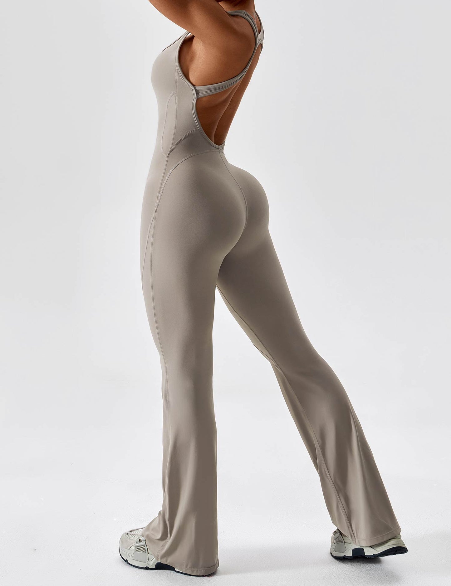 Yeoreo Rückenfrei Flared Jumpsuit
