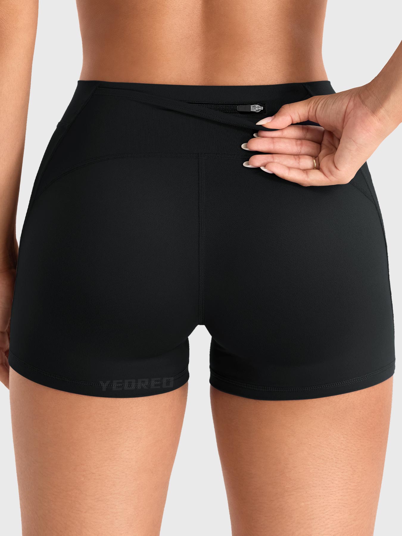 Pantalones cortos de talle bajo con bolsillo trasero con cremallera