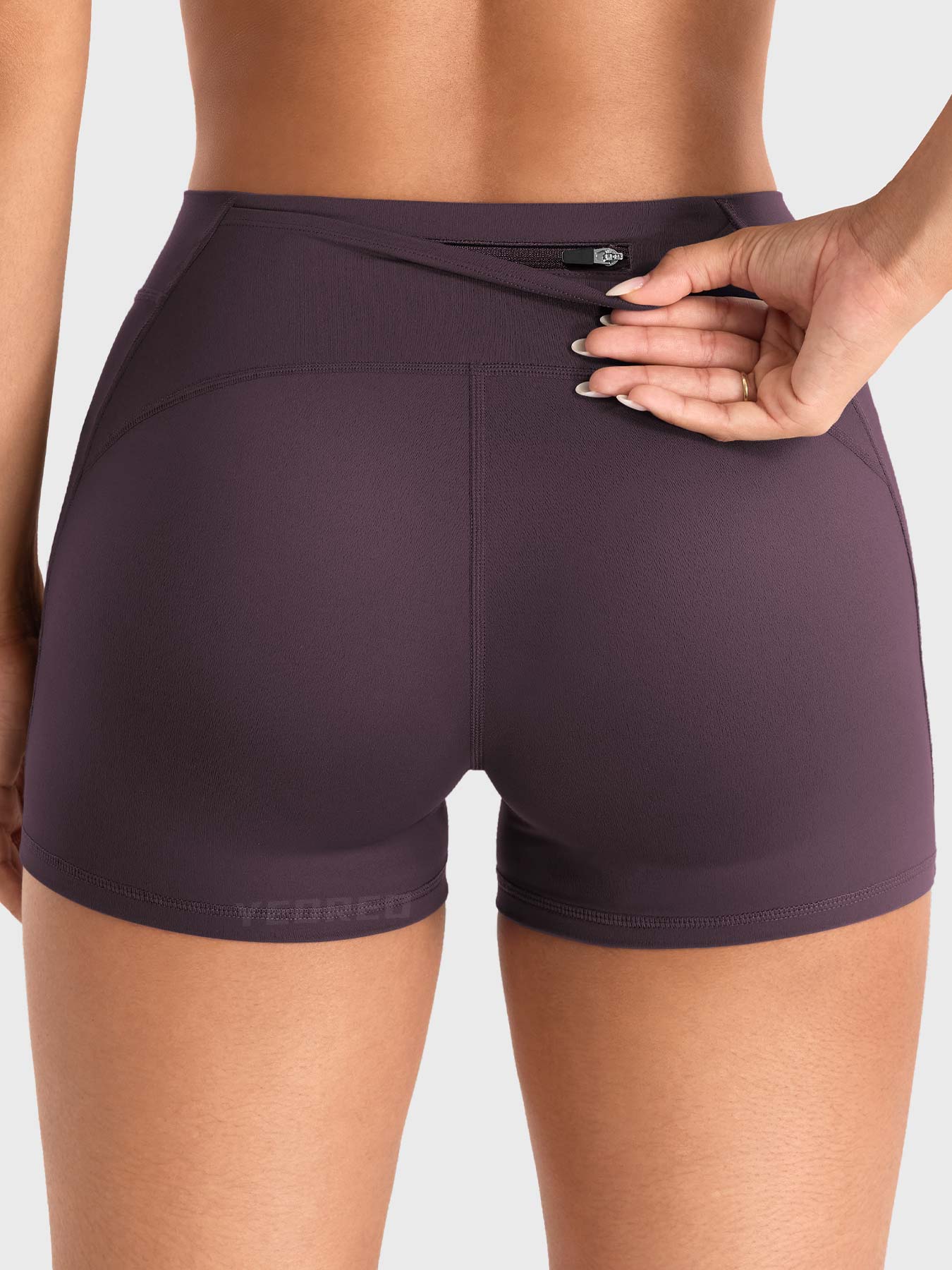 Pantalones cortos de talle bajo con bolsillo trasero con cremallera