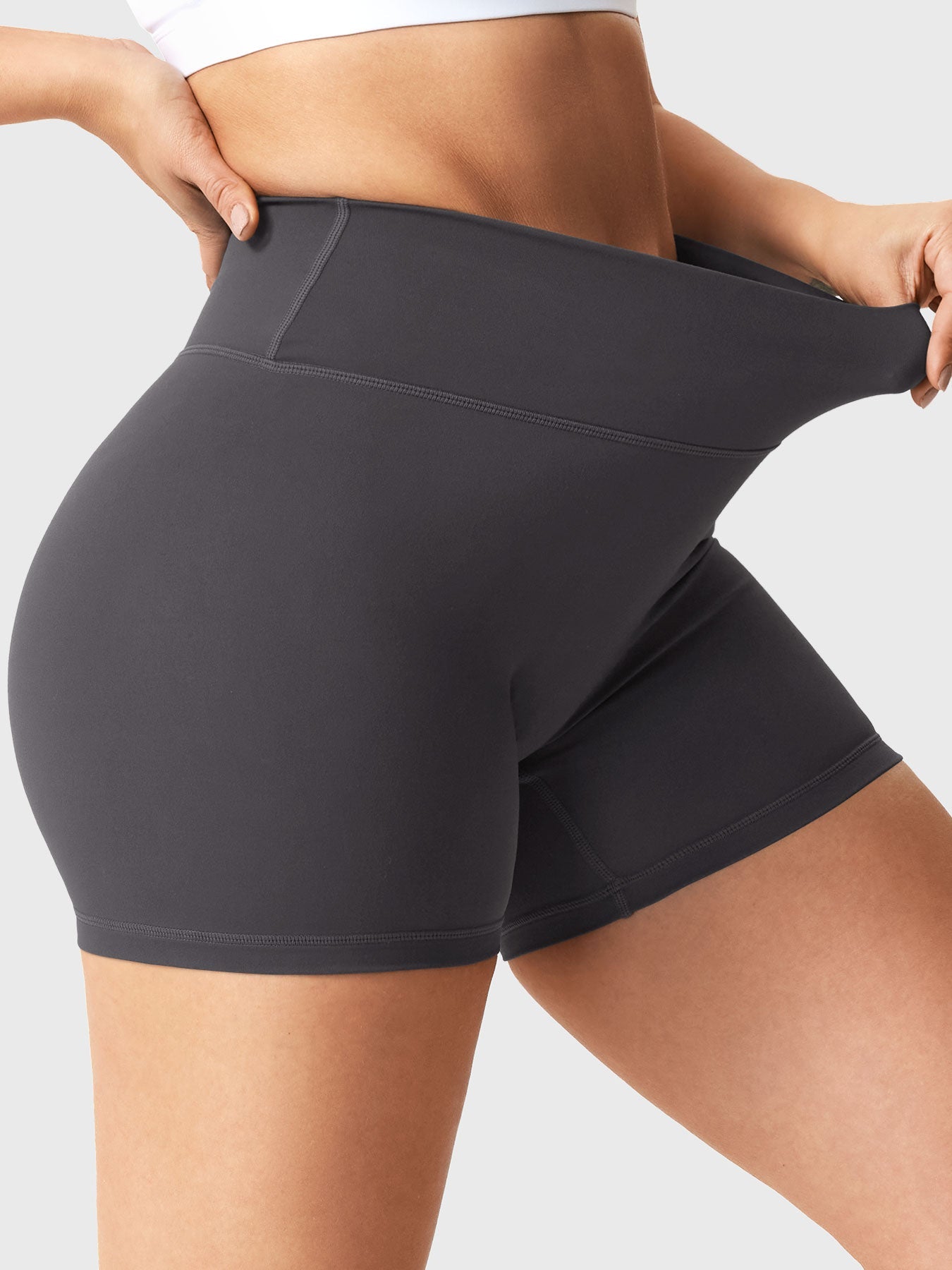 Yeoreo Craze 4.5" Scrunch Shorts