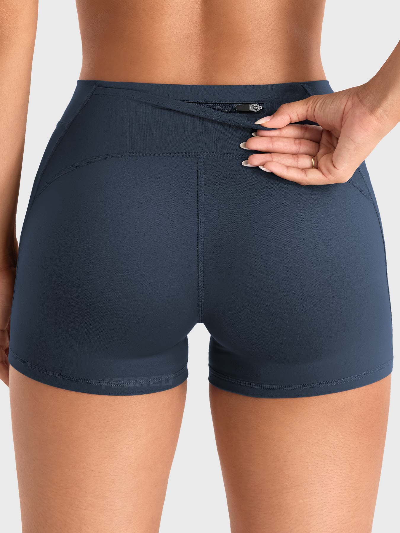 Pantalones cortos de talle bajo con bolsillo trasero con cremallera