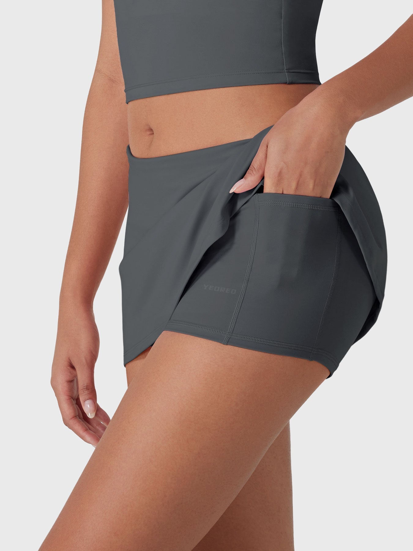 Mini-falda-pantalón de talle bajo con bolsillo